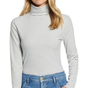 TURTLE NECK BLOUSE